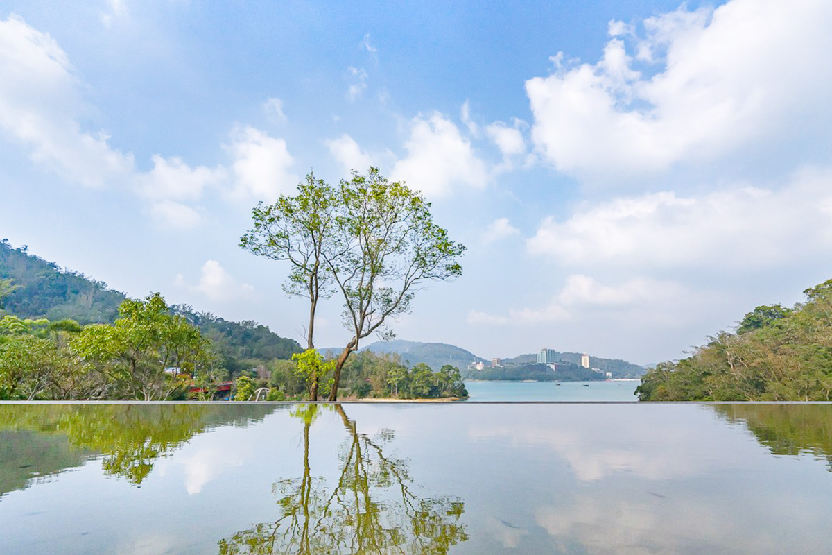 日月潭湖光・合歡山雲海二日遊
